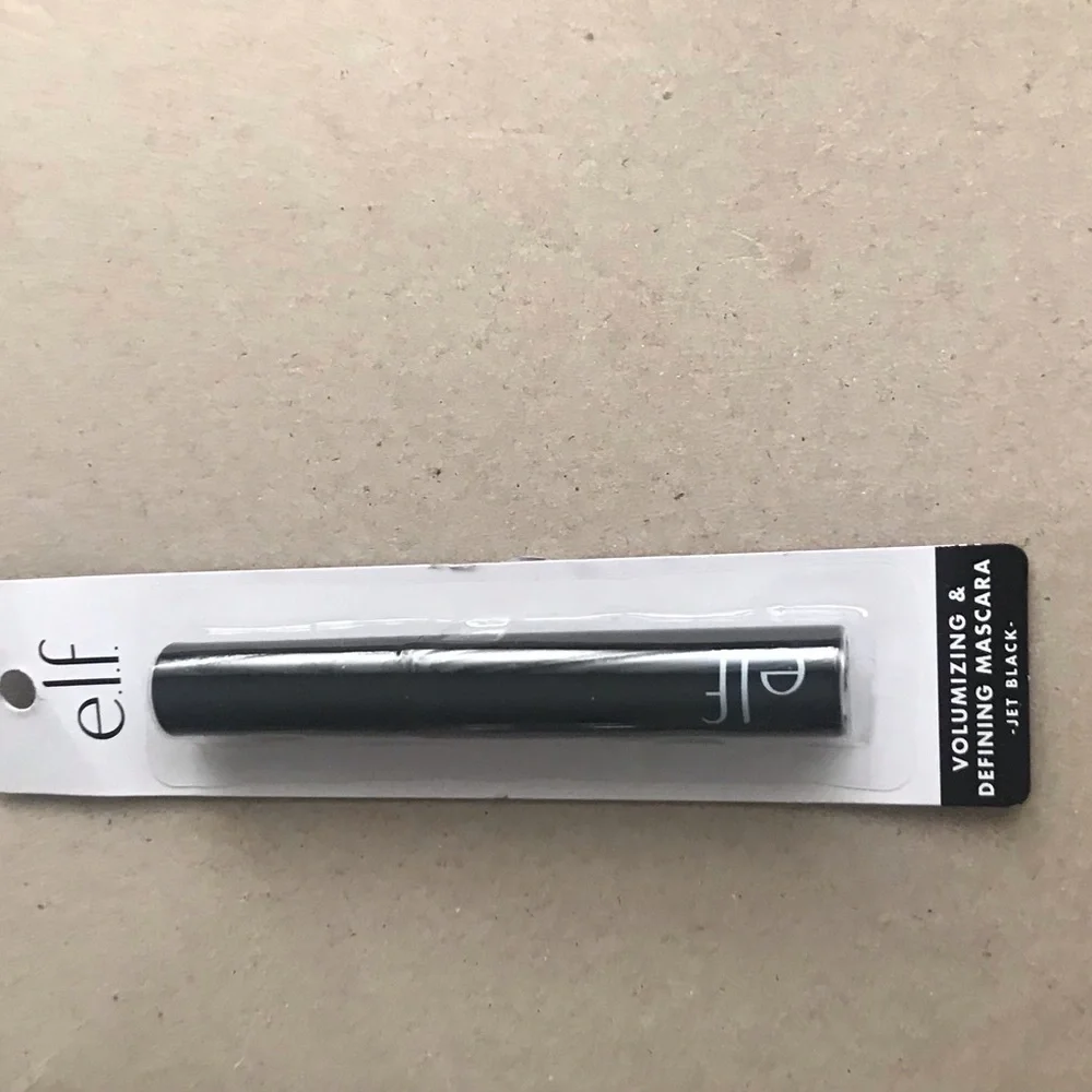 New Sealed in Package elf Mascara Jet Black Volumizing Defining .19 fl oz